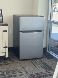 Mini fridge
