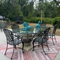 Outdoor Dining Table And Chairs