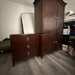 🌿 Elegant Solid Wood Armoire & Matching Nightstand Set