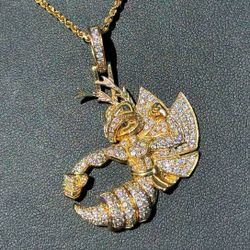 10k solid yellow gold big bee 🐝 iced out natural diamond 4.00CTW Pendant charm