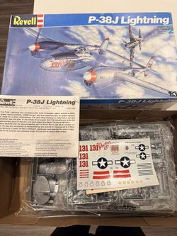 Revell P-38J Lightning 