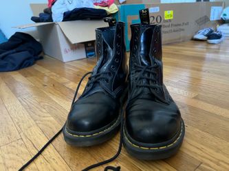 Dr Martens combat boots black men’s 9
