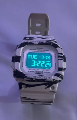 Rare Casio G-Shock DW-D5600BW Zebra Camo Watch
