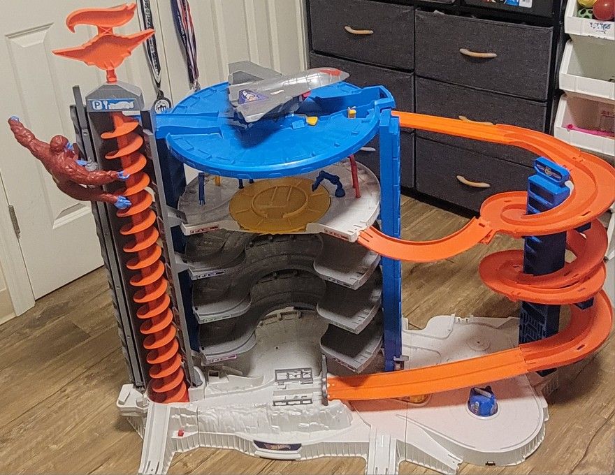 Hotwheels Monkey Car Garage