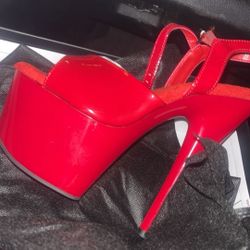 Dancer Platform With Ankle Strap 