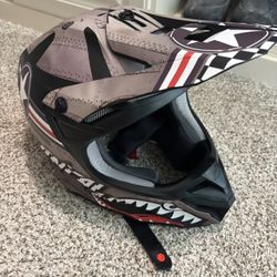 ** MOTOCROSS HELMET & GOOGLES