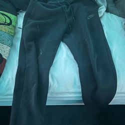 Black nike tech pants