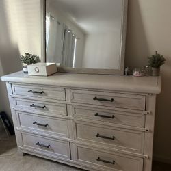 Dresser W/ Mirror 