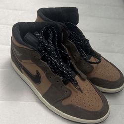 Jordan 1 Mid 