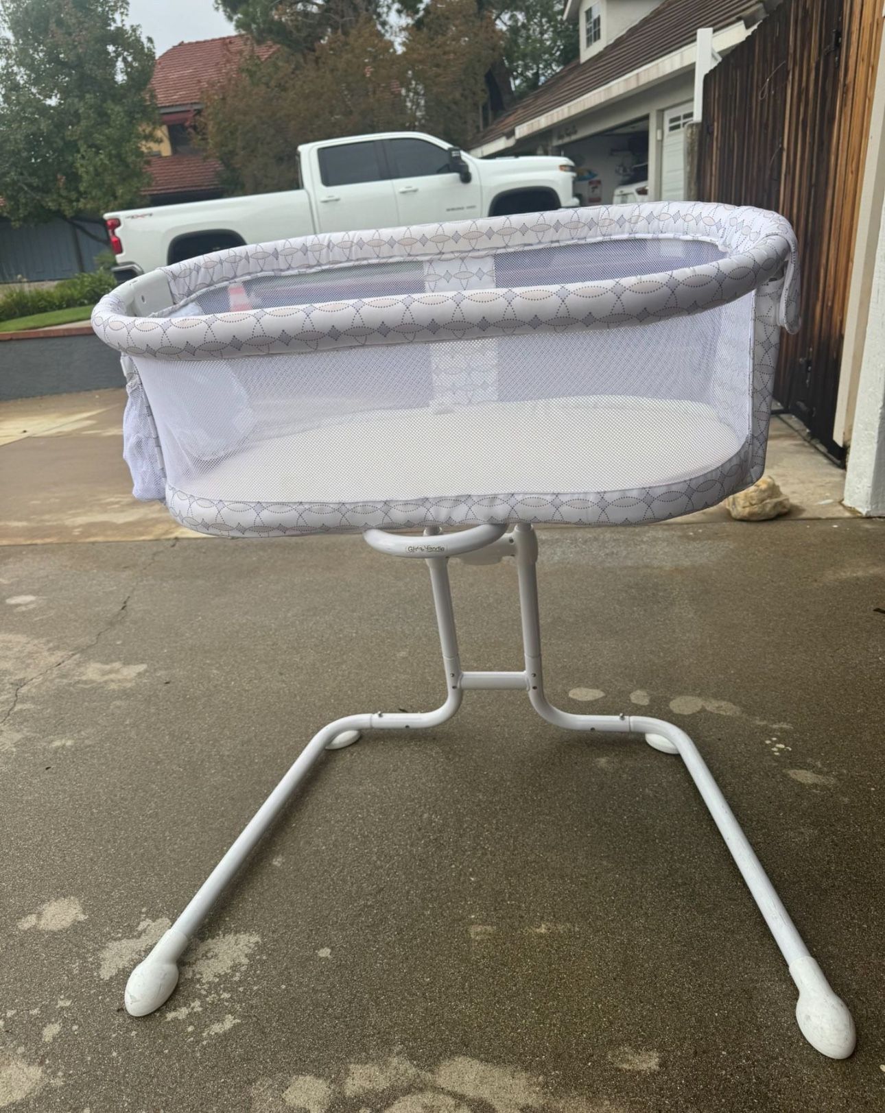 Kids Bassinet 15$!!!!