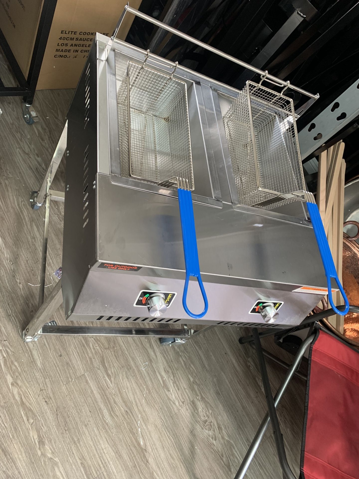 New Stainless Deep Fryer With Hose And Regulator And Burners / Nuevo Fridora De Gas Propano Nuevo Con Canastas Para Freir Especial Lawn & Garden