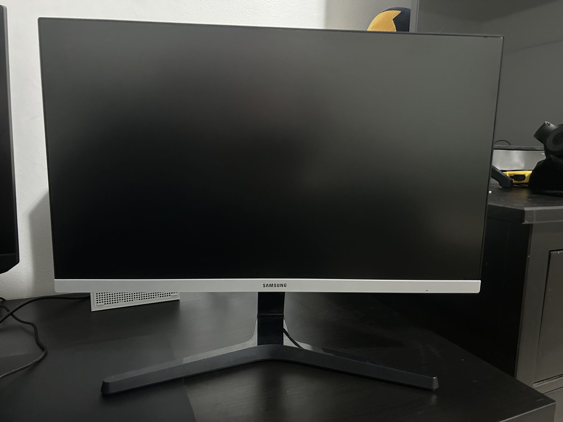 Samsung 24” Computer Monitor