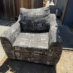 Oversized Chair 
