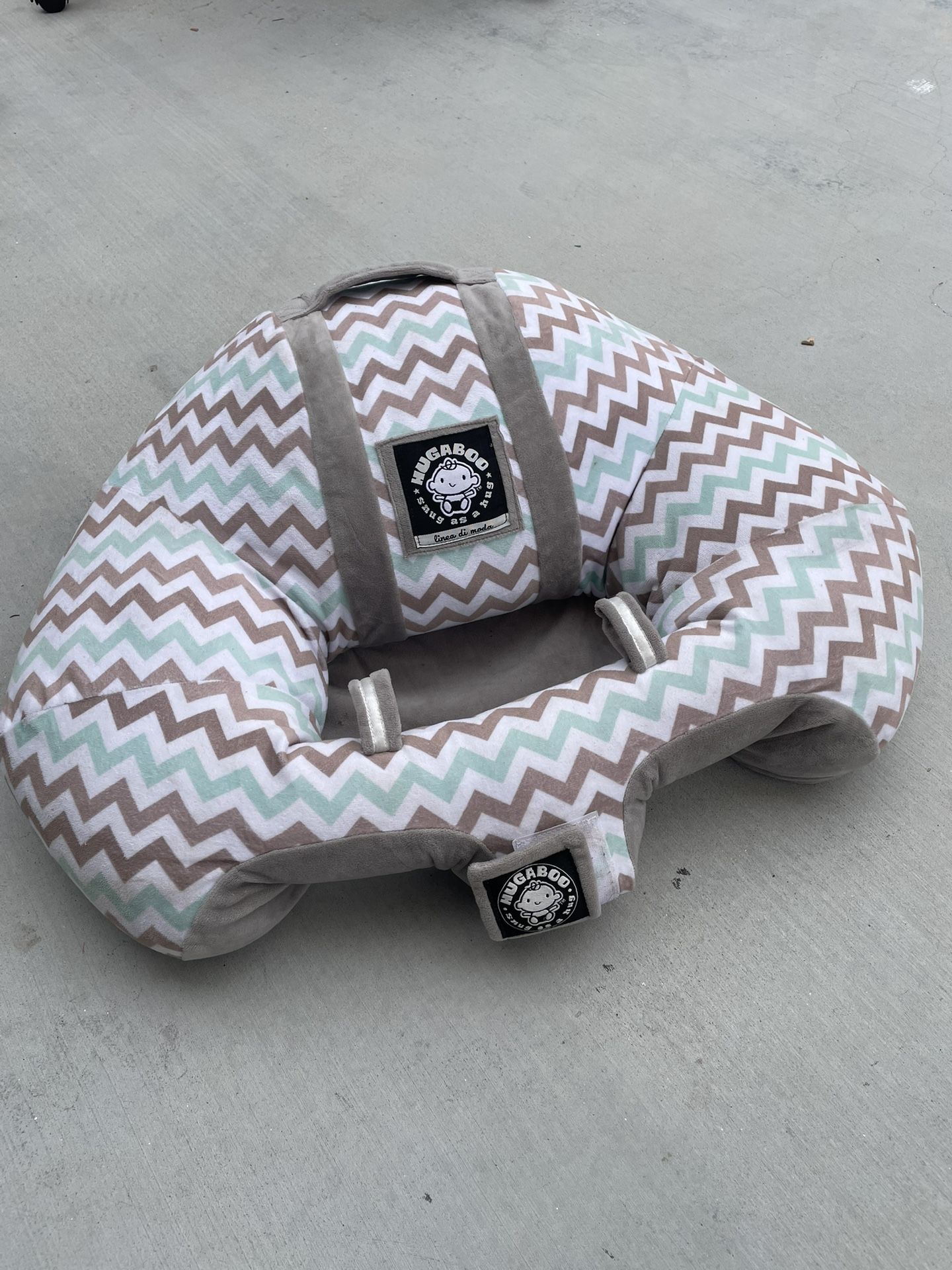 Hugaboo Sitting Aid Baby
