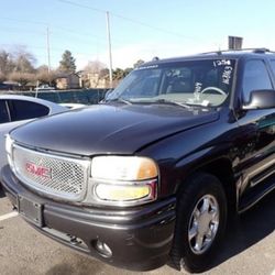 2005 Yukon Denali GMC part out 