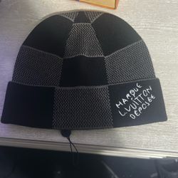 LOUIS VUITTON Damier Heritage Brand New Beanie For Sale 