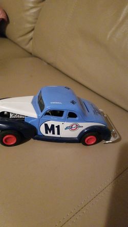 ERTL #F88 NOS 1:25 “Fireball Roberts" 1940 Ford Modified Coupe Bank!