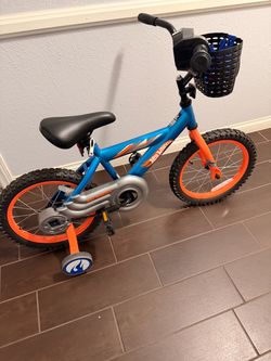 Hot Wheels Kids Bike with Training Wheels