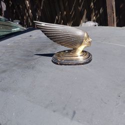 Rolls-Royce hood emblem