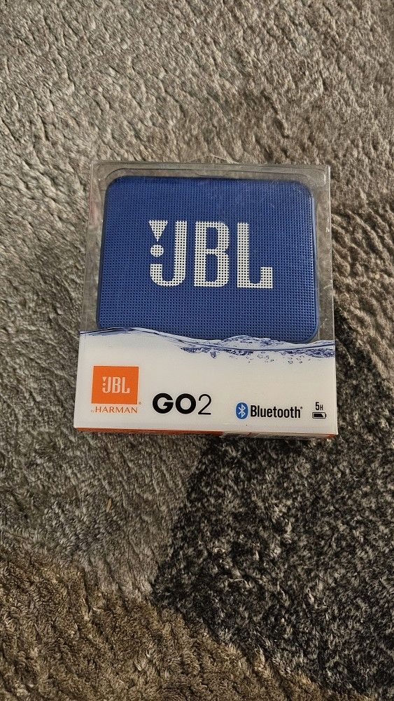 Blue JBL Go 2
