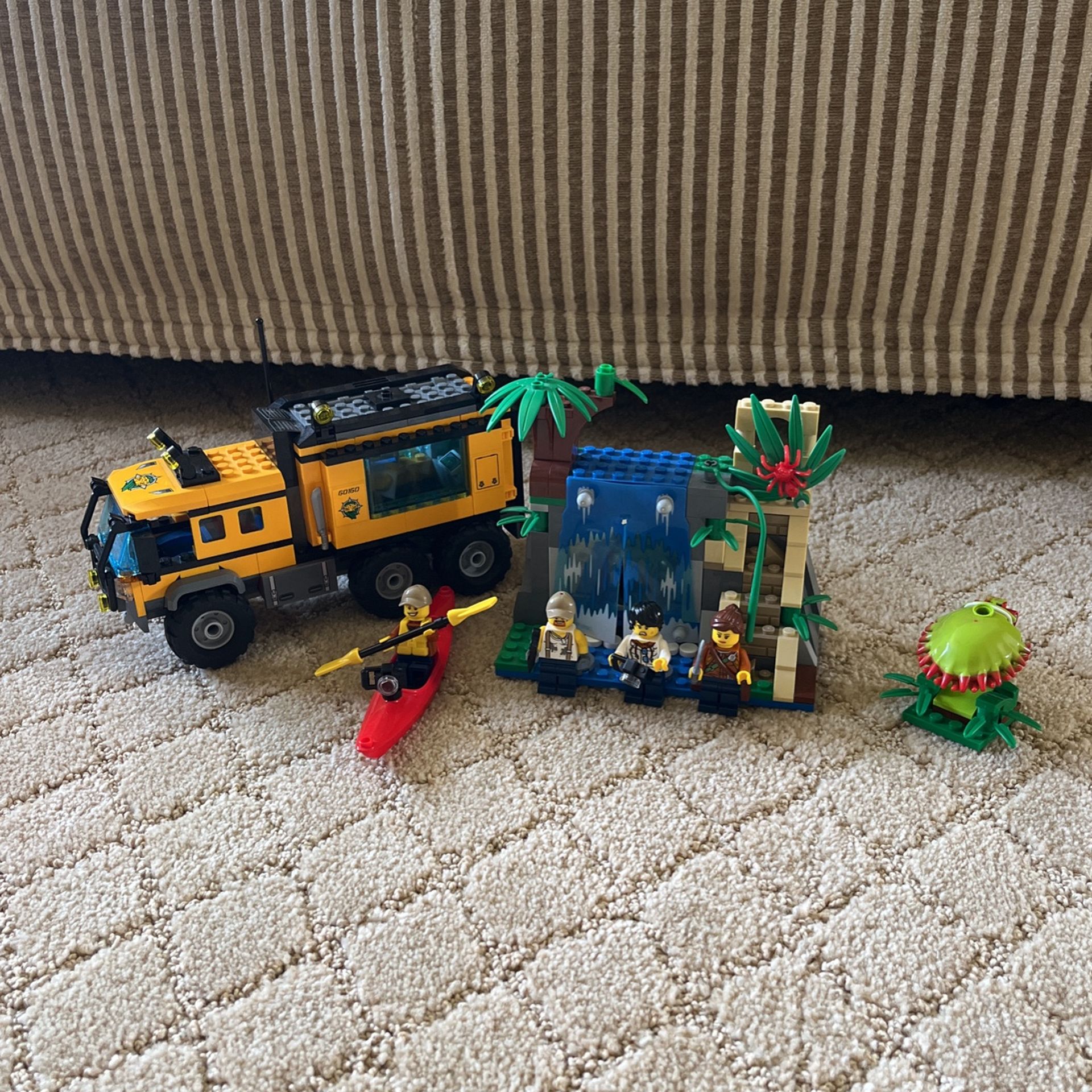 Jungle Explorer Set 60160 (retired)