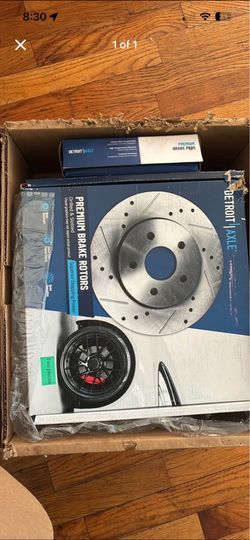 Detroit Axle Drilled & Slotted Brake Rotors + Pads Set