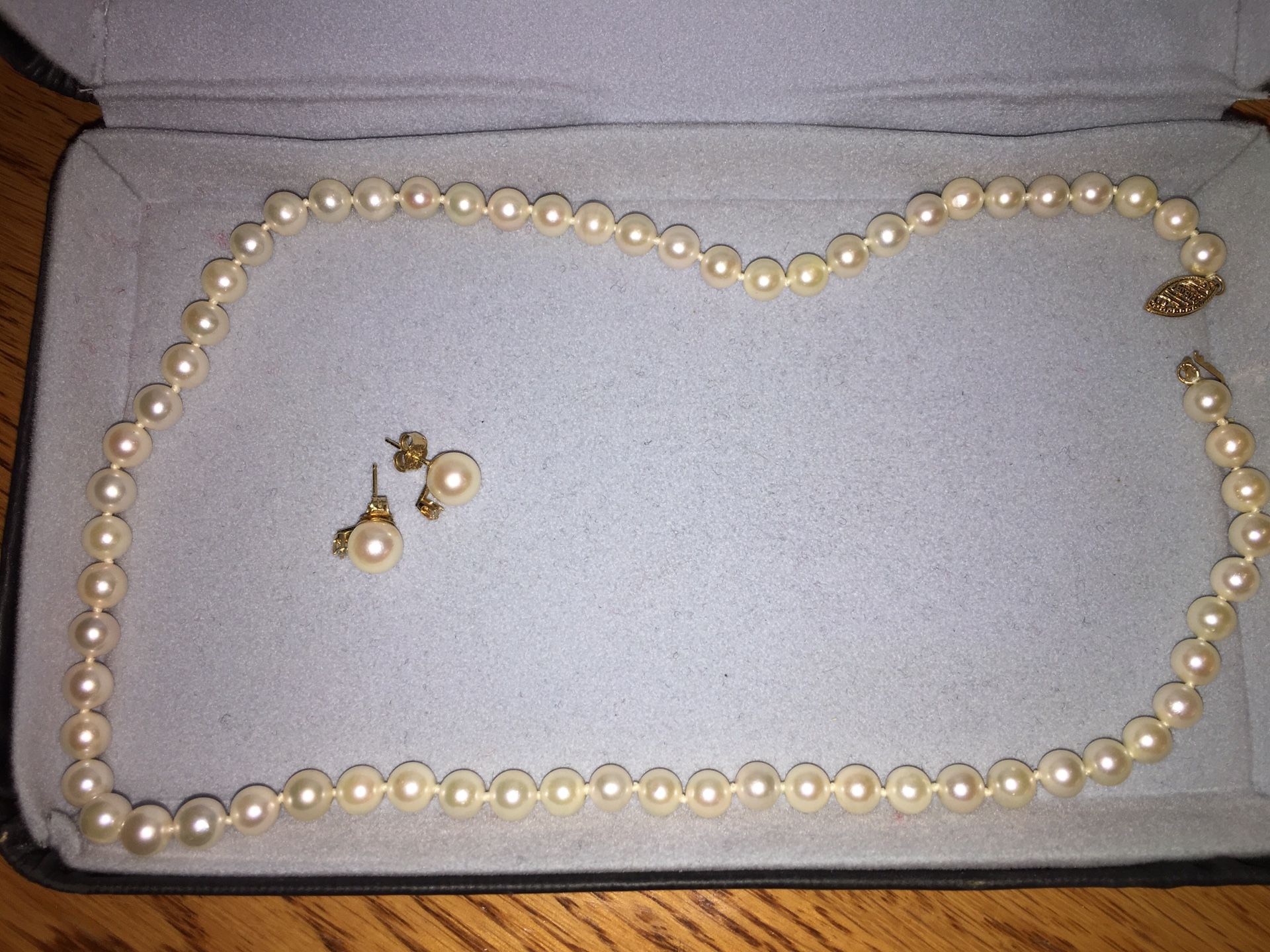 14 inch cultured pearl necklace with matching earrings, diamond chip