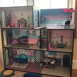LOL wooden doll house