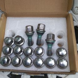 Wheel lug bolts Genuine 