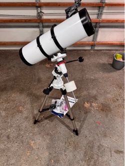 Telescope 🔭 (Mint Condition )
