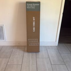 10-Drawer Dresser – $40 (Orlando, FL)