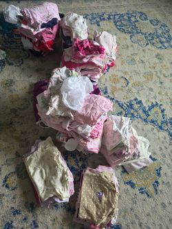 FREE - Baby girl clothes (read)