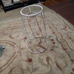 Plant Stand.metal