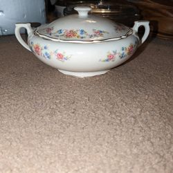 Vintage 24k Gold Trim Porcelain Soup Tureen Or Serving Dish With Lid