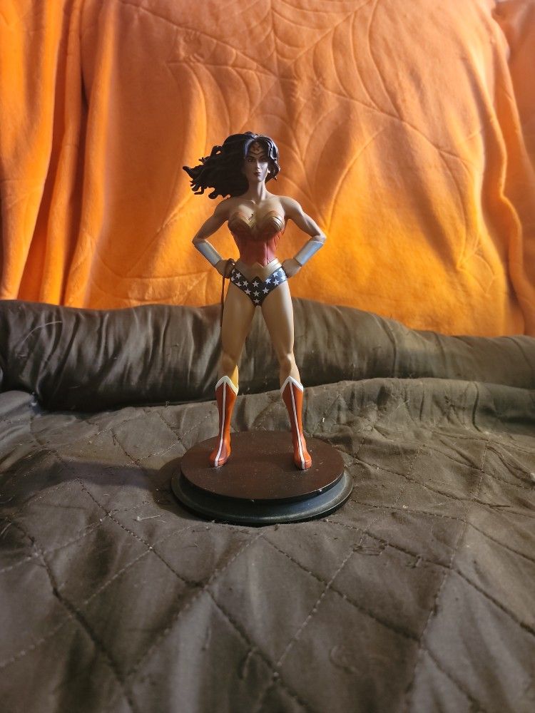 Wonder Woman Collectible Statue (#0755/1000)
