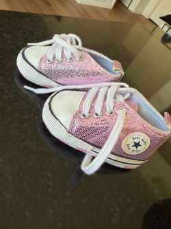 Baby shoes pink