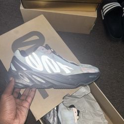 Yzy Mnvn “Blue Tint”