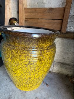 Ceramic pot