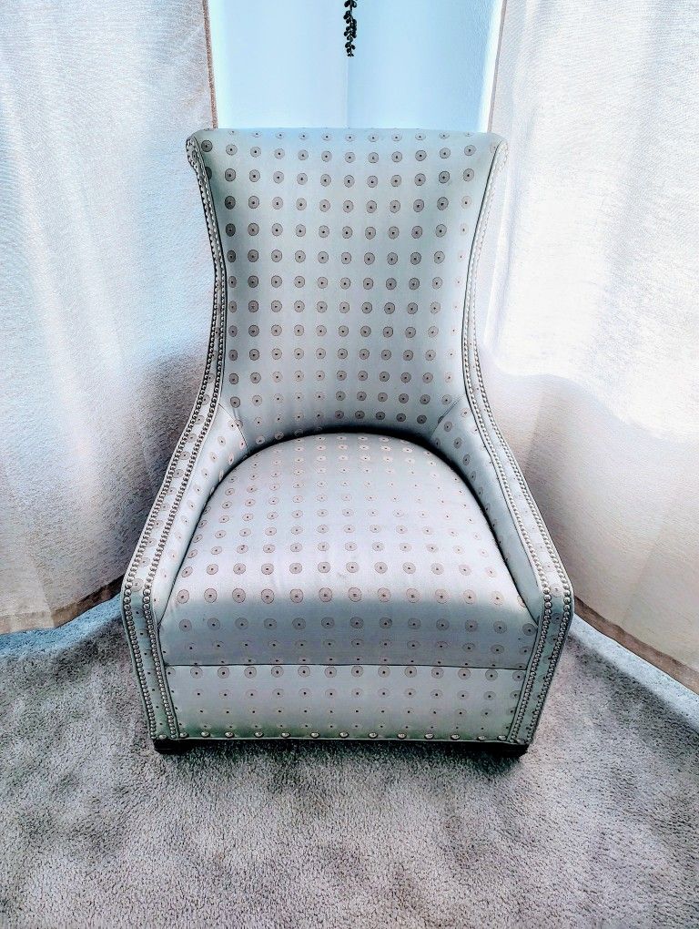 Stunning Classic Chair