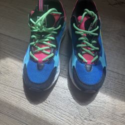Sz 6.5 , Fila Sneakers 