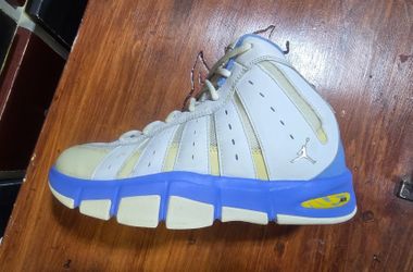 Rare Air Jordan Melo Midi Womens 6.5/ 5Y