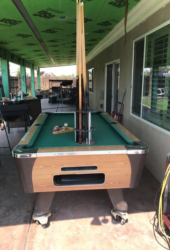 Dynamo pool table new felt and wheels