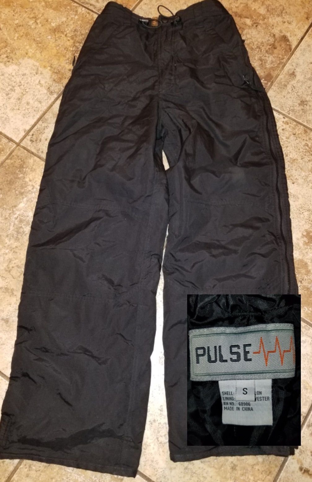 snow pants size Small