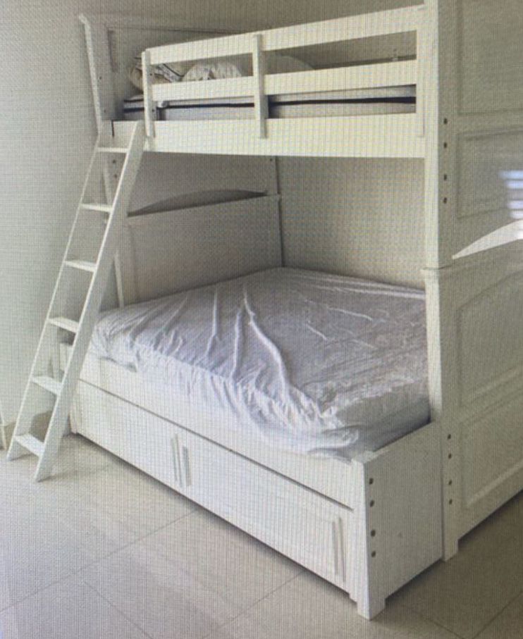 Bunk beds with trundle