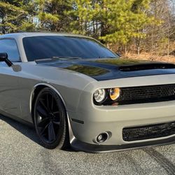 Dodge Charger R/T 392 – Clean Title – Powerful V8 – Excellent Condition