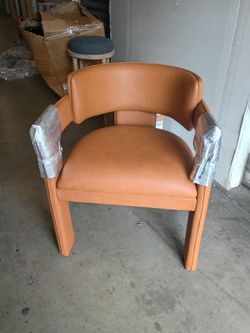 SINGLE DINING CHAIR