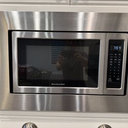 KitchenAid Built-In Microwave with Trim Kit