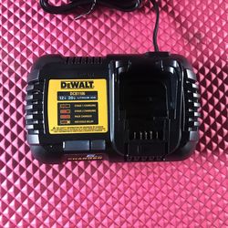 DEWALT  DCB 1106 CHARGER 🇺🇸✅