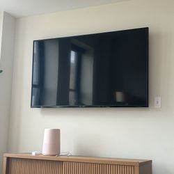 60 Inch Vizio 4K HDR Smart Tv 