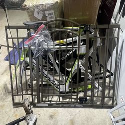 BABY GATE / PET GATE AUTOMATIC CLOSE ADJUSTABLE